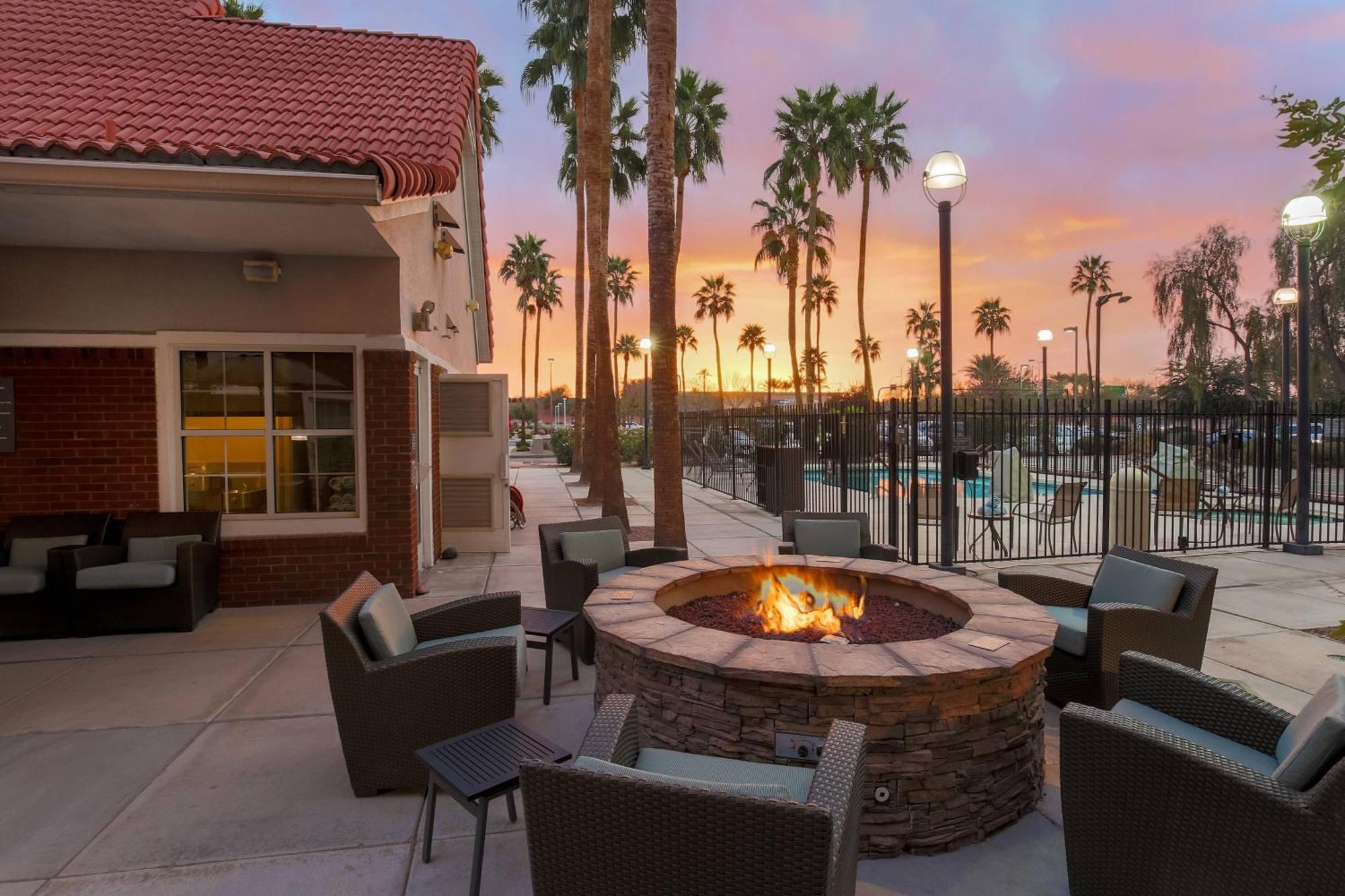 Residence Inn Phoenix Chandler/Fashion Center Экстерьер фото
