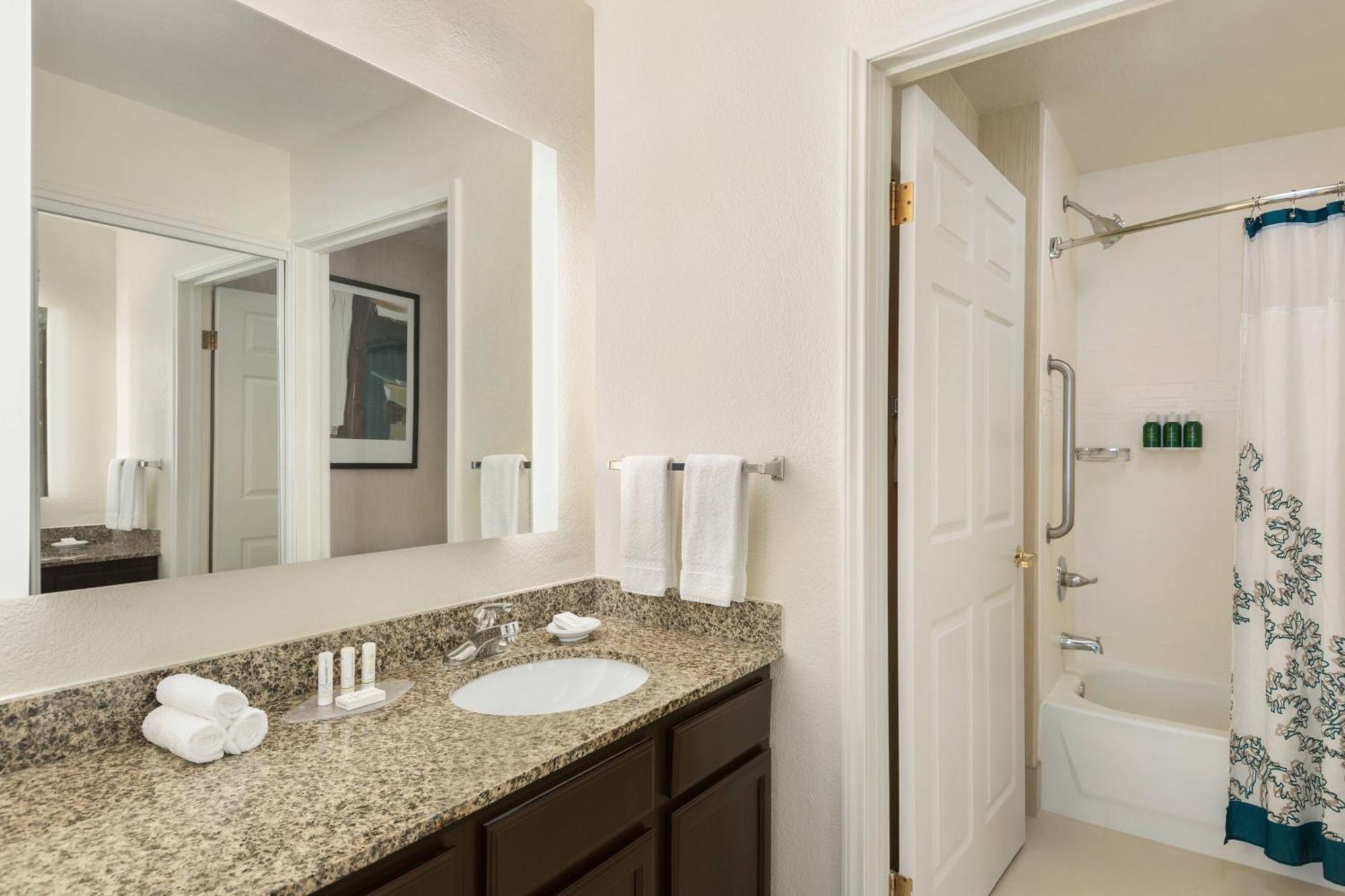 Residence Inn Phoenix Chandler/Fashion Center Экстерьер фото